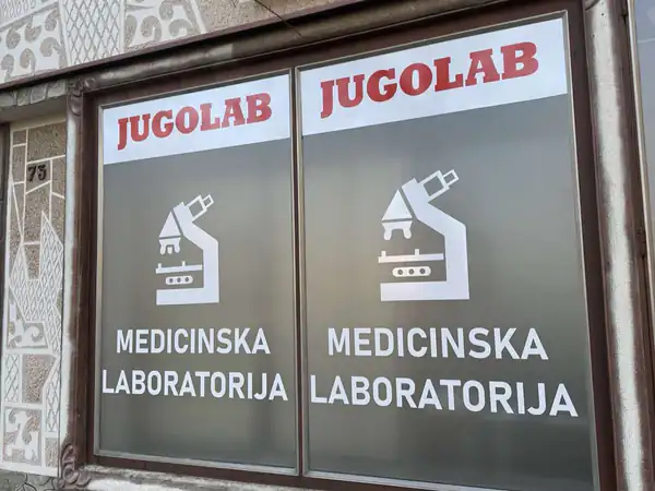 Brendiranje izloga folijom