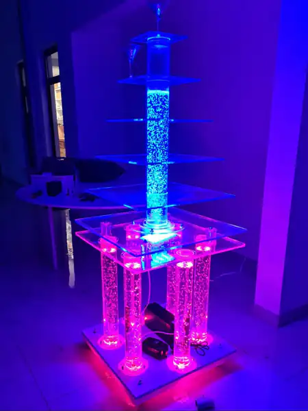 Četvrtasta šampanjac fontana sa LED