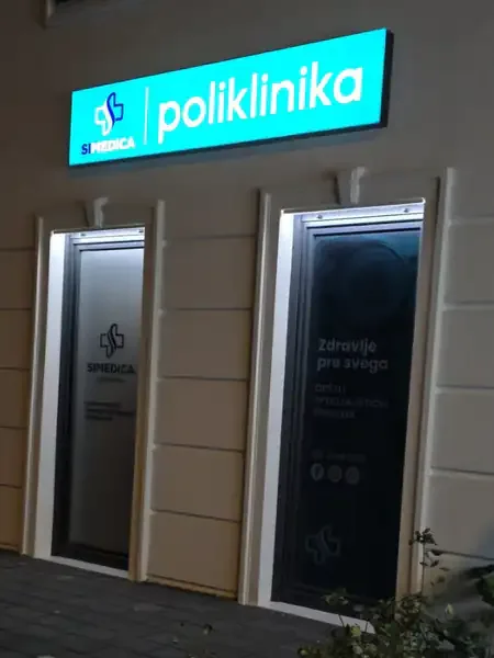 Jednostrani light box noću