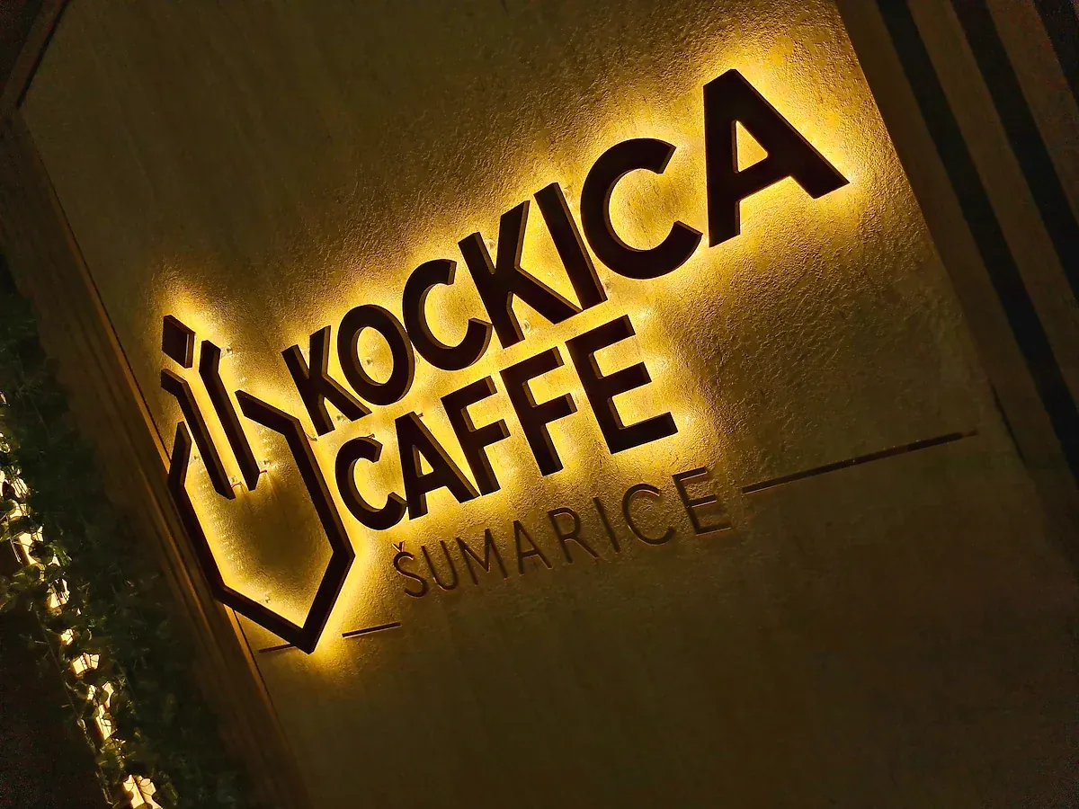 KOCKICA Caffe pozadinsko osvetljenje