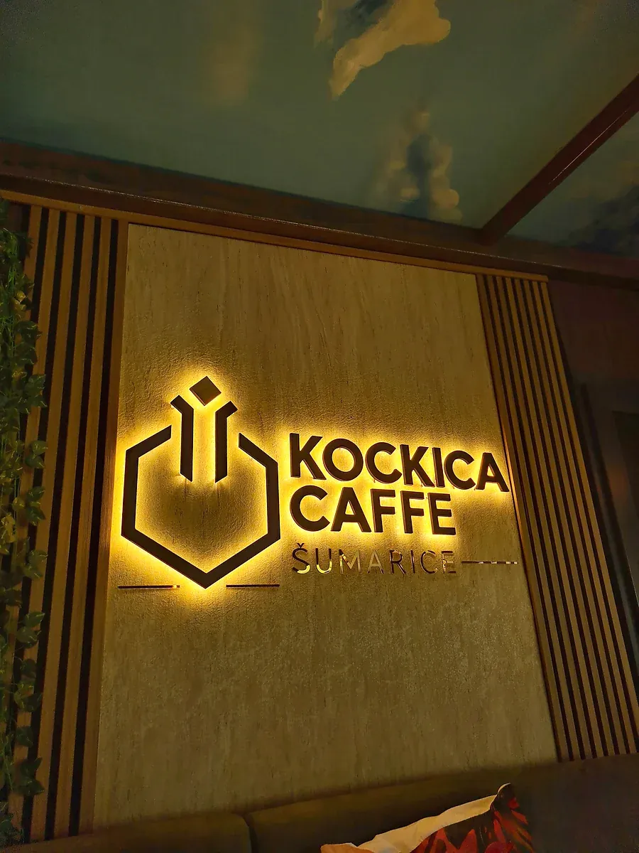 KOCKICA Caffe svetleća slova