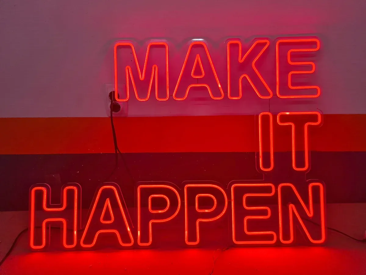 LED neon MAKE IT HAPPEN crveni
