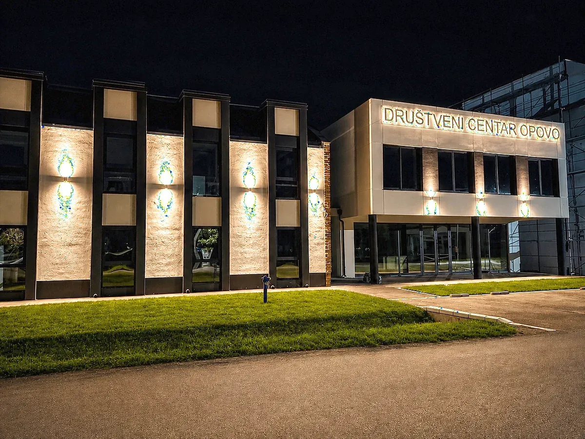 Osvetljena fasada - pozadinska rasveta