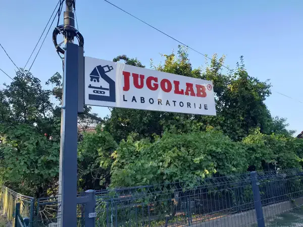 Reklamna tabla od klirita