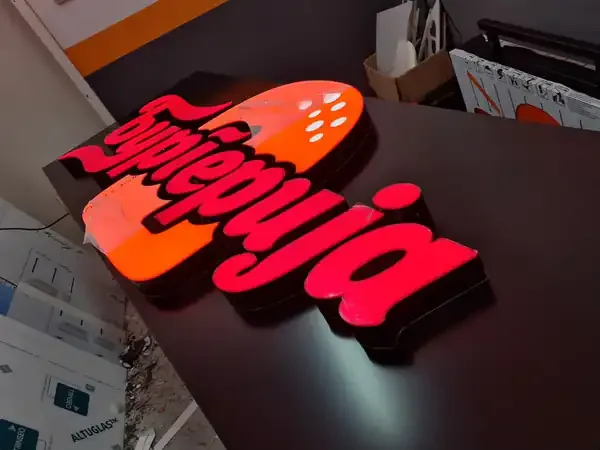 Svetleća 3D slova - primer