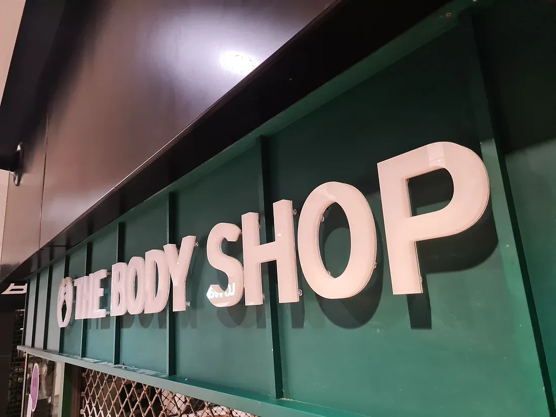 3D svetleća slova - The Body Shop